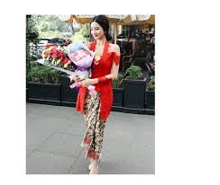 Dengan memakai kartun yang telah sajikan contohnya gambar kartun yang telah admin sajikan buat kalian 20 inspirasi gaun pengantin muslimah yang modern updated 2020 bukareview. 33 Inspirasi Model Baju Kebaya Modern Untuk Wisuda Updated 2021 Bukareview
