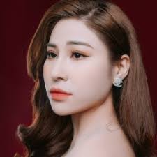 Hoa Trinh Nữ (Hoa Nguyễn, Trương Bảo Yến)