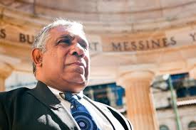 QUEENSLAND PAYS TRIBUTE