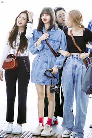 Публикация от lisa (@lalalalisa_m) 6 июн 2019 в 8:14 pdt. Blackpink Casual Dresses Blackpink Reborn 2020