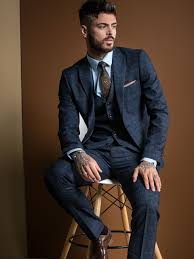 This fine tuxedo is ideal for those who prefer a slimmer cut. Betsy Trotwood Asistent Simpozijum Mens Slim Fit Suit Styles Goldstandardsounds Com