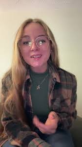 Laura Littrell's Instagram, Twitter & Facebook