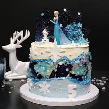 Le gâteau frozen, vous connaissez ? Gateau Reine Des Neiges Cerfdellier Le Blog