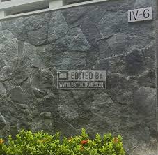 Tak hanya besi dan batu, kayu pun dapat kita jadikan sebagai bahan pagar rumah minimalis. 5 Rekomendasi Material Untuk Pagar Batu Alam Yang Bagus Rumah123 Com