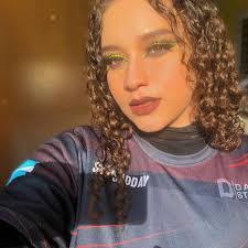 Genesis Ocampo's Instagram, Twitter & Facebook