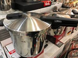 Ancak o zaman tencere içinde basınç oluşmaya başlar. Fissler Vitaquick Duduklu Black 4 5 Lt Amazon Com Tr