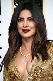 Priyanka Chopra Brought Grunge Lips To The Golden Globes Red Carpet Priyanka Chopra Hair Priyanka Chopra Makeup Cool Hairstyles
