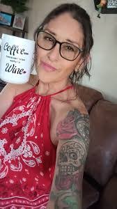 Traci Tanner's Instagram, Twitter & Facebook