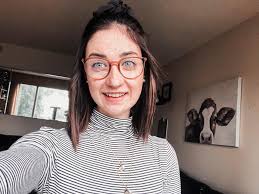 Hey Hey 🩷 I have so many new faces to my social media pages so I thought I  would re-introduce myself 🫶🏼 I'm Alyssa, the girl behind the camera 😝 I  am