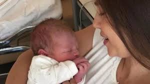 Ganz versonnen überlegte sie, ob es wohl einen regenbogen über münchen gegeben habe… sie ist halt die beste aller ehefrauen (e.kishon). Neugeborenes Edin Dzeko Wird Wieder Vater Bosnische Nationalmannschaft