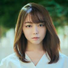 Takahashi minami (高橋みなみ), nickname takamina (たかみな), born april 8, 1991 in tokyo, japan is a japanese idol singer, model, and actress, as well as captain of idol group akb48's team a, and general manager of the entire. å³¯å²¸ã¿ãªã¿ å'æ¥­è©æ¬º ã¨ã‚‚å›ã‹ã‚Œã‚‹ç¾çŠ¶ã¸ã®å¿ƒå¢ƒã‚'æ˜Žã‹ã™ ã‹ãªã‚Šè‚©èº«ã®ç‹­ã„æ€ã„ã‚' E Talentbank Co Ltd