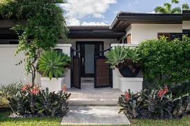 See more ideas about white stucco house, stucco homes, stone cottages. Ranch Style Home With White Stucco Exterior And Gated Entrance Hgtv