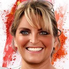 Kim Bechtold's Instagram, Twitter & Facebook