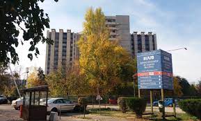 Din luna aprilie 2008 cabinetele medicale din policlinica au o noua locatie, sunt amplasate la parterul spitalului. Adriana Nica Èefa Spitalului Universitar ExplicÄ De Ce Au Fost SancÈionaÈi AngajaÈii Care Au Protestat In Curtea InstituÈiei AÈa Èi Pe Dincolo