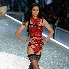 Meet the Chinese models walking in the 2017 Victoria's Secret Fashion Show  | Vogue France