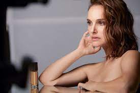 Eddig 8586 alkalommal nézték meg. Miss Dior Natalie Portman Cast In Forever Make Up Campaign