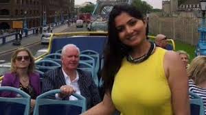 ABP news anchor chitra tripathi hot : चित्रा त्रिपाठी हॉट लुक - YouTube