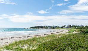 Airlie beach, whitsundays located just steps from the centre of airlie beach, at martinique you will stay in a stunning location with easy access to all local amenities. Martinique Beach Provincial Park