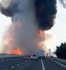 A seguito dell'incidente sono state chiuse le entrate di piacenza sud e fiorenzuola. Iy6rbxnyv5a1sm
