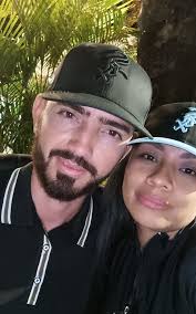 Si tú tienes una buena mujer, una mujer de casa, una mujer que se preocupa  por ti, que te ama y te valora, que está contigo en las buenas y en las