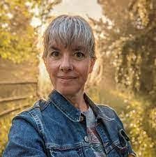 Mindy Lindgren's Instagram, Twitter & Facebook