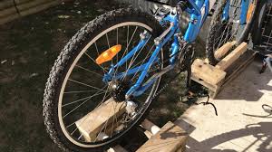 Afin de répondre aux attentes du plus grand nombre de cyclistes, nous proposons que vous souhaitiez rester aux alentours de marrakech, découvrir la diversité du paysage marocain ou faire de la route, nous avons. Velo Et Confinement Un Home Trainer Avec Deux Rouleaux A Patisserie
