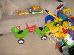 Radio flyer the inchworm descriptions. Radio Flyer Inchworm Classic Bounce And Go Ride On Walmart Com Walmart Com