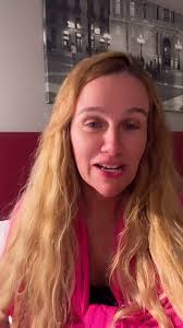 PrettyJuls Travel & Living