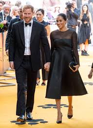 She plays suits lawyer rachel zane, who's engaged to mike ross (adams), the. Meghan Markle Makes Post Baby Red Carpet Debut At The Lion King European Premiere