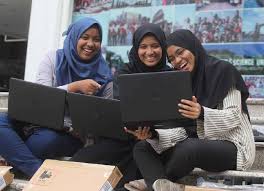 Berita baik buat warga selangor yang ingin membuat pinjaman pendidikan kemasukan ke ipta/ ipts. Lzs Bantu 1 115 Anak Asnaf Beli Komputer Riba