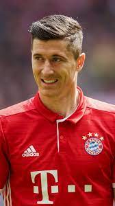 Robert lewandowski haircut hairstyle taperfadehaircut com. Pin Em Robert Lewandowski 30j