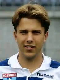 Ok guys I guess I was wrong let's call it a slight resemblance 😅 anyway  I'm a Sunderland lad, but Jimmy was my footballing all time hero and the  greatest goal scorer