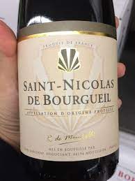 We constantly strive to produce wines which increasingly reflect their terroir, which is the environment in which they are grown, including soil, topography and climate. R De Montsable Saint Nicolas De Bourgueil Vivino
