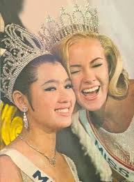 Miss Universe winner Apasra Hongsakula with runner-up Miss USA Sue Downey  1965