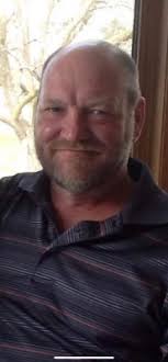 Daryl Stanton's Instagram, Twitter & Facebook