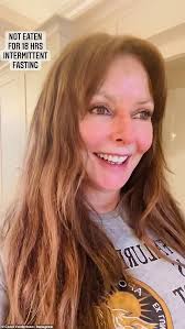 Subscribe now free for one month. I Found My Abs Carol Vorderman 60 Shows Off Her Tight Belly After A Sweaty Workout Eminetra Co Uk