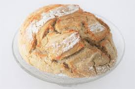 Pour un pain fait maison facile comme à la boulangerie, choisissez une farine de blé t55 et préférez l'eau en bouteille si l'eau de votre région est calcaire ou trop chlorée. Recette De Pain Tres Facile Et Rapide Alynature Le Blog
