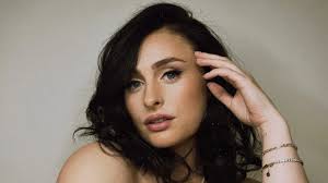 Irish pop star Jessica Brett unveils heartfelt country-pop single "Grow Old  With You"