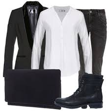 We have some wonderful party wears that impress everyone in the party. 4 Outfits For A Christmas Dinner Party With Friends