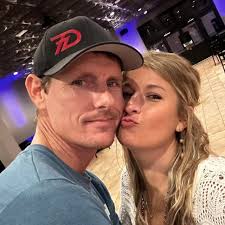 This is what it looks like when you grew up in a sports family.  Particularly in one where the dad put all the daughters in fast pitch  softball from 1st grade. WE