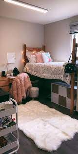85 Storage Decoration Models For College Dorm Rooms Make The Room Look More Large 34 Dormroom Dormro In 2021 Girls Dorm Room Dorm Room Decor Dorm Room Inspiration