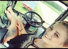 Frauenpower bei der Ernte", schreibt Daniel Eichhorn zu seinem Foto per  Nachricht. Landwirtschaftliche Bilder und Videos aus Oberfranken und  Umgebung