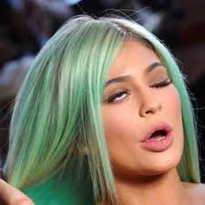 Kylie Jenner Wanita Stiker