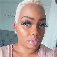 Monique Delong's Instagram, Twitter & Facebook