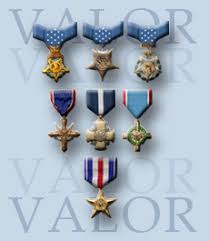 En español the national personnel records center (nprc) does not issue service medals; U S Military Awards For Valor Top 3