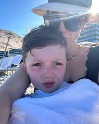 Jess Levin Conroy (@jesslevinconroy) • Instagram photos and videos