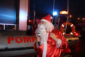 Alain chabat, ambre larrazet llop, audrey giacomini and others. Cu Ce A Ajuns Mos Craciun La Copiii Pompierilor Misiune Spectaculoasa La Inaltime