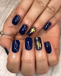 These stylish nail designs will inspire your next manicure and have your fingers looking fashionable in no time. Updated 30 Captivating Foil Nails Designs August 2020