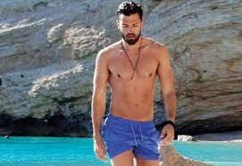 Παρατηρείται σε όλο το σώμα, αριστερά και δεξιά, πάνω και κάτω από τη μέση. Kwnstantinos Argyros Deite Poy Perase To Sabbatokyriako Lifestyle Thepressroom Gr
