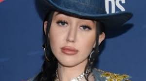 Miley cyrus, dua lipa, jax jones. Noah Cyrus Cmt Awards Outfit Has People Talking Youtube